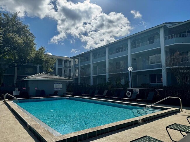 Building Photo - 120 BLUE POINT Way