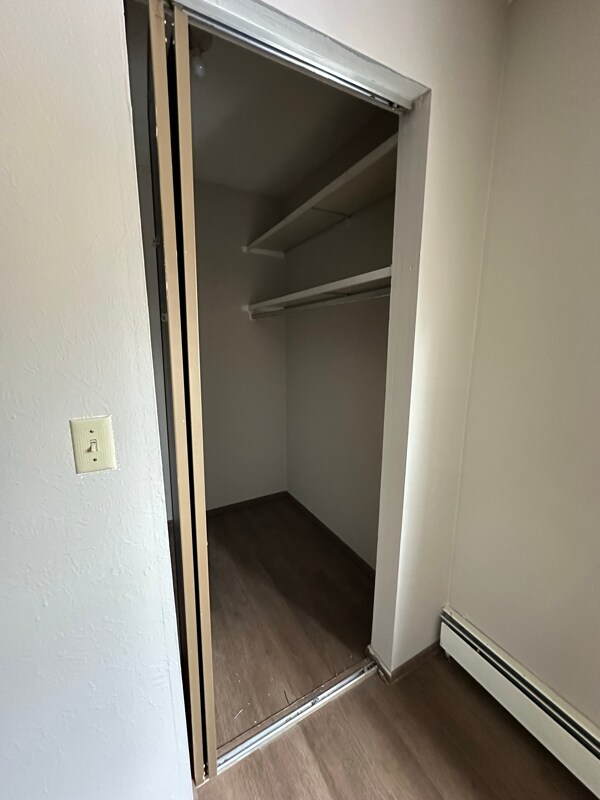 Building Photo - 711 Meadow Ln Ct