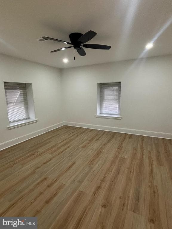 Building Photo - 320 Loney St