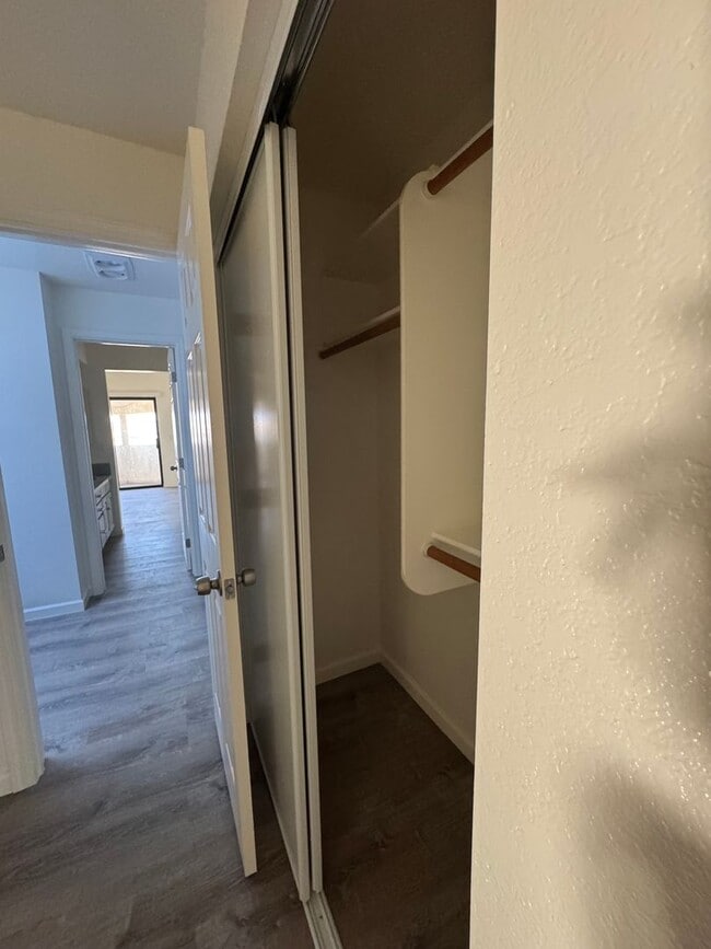 Building Photo - Stunning Remodeled 3-Bed Condo with River & Casino Views!