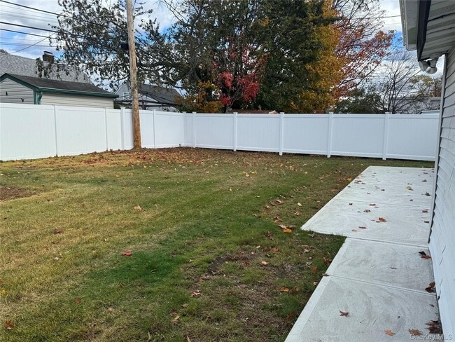 Building Photo - 27 Gleaner Ln