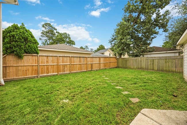 Building Photo - 422 Laurel Pine Dr