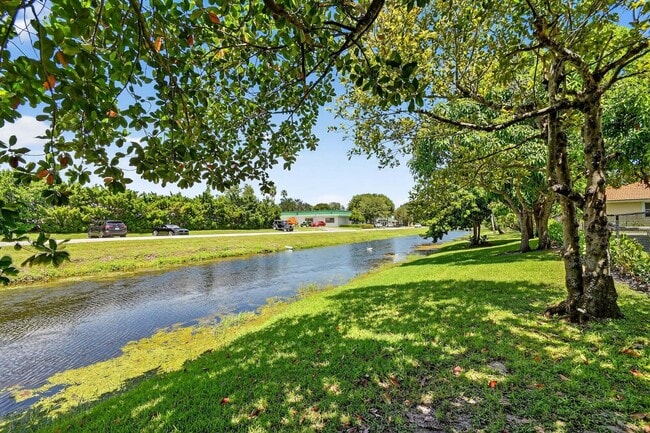 Building Photo - 13949 Sheffield Ct