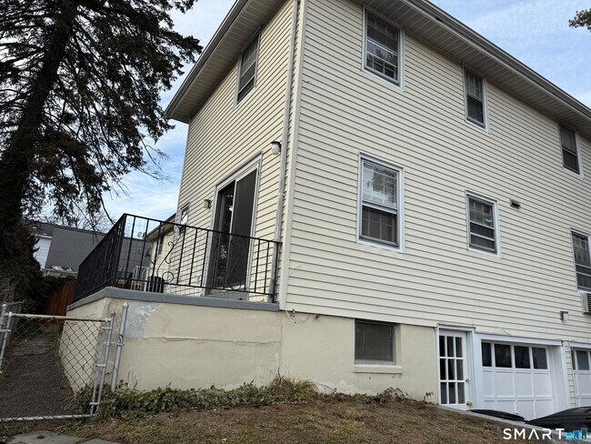 Building Photo - 4 Elmwood St