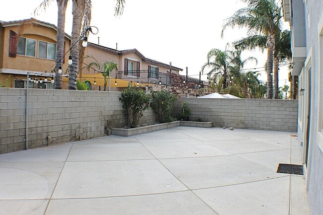 Building Photo - Amazing 5 bedroom home for rent in North F...
