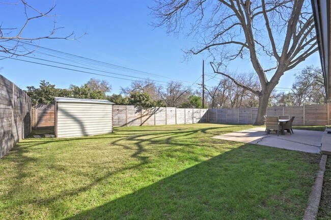 Building Photo - 1912 Cannonwood Ln