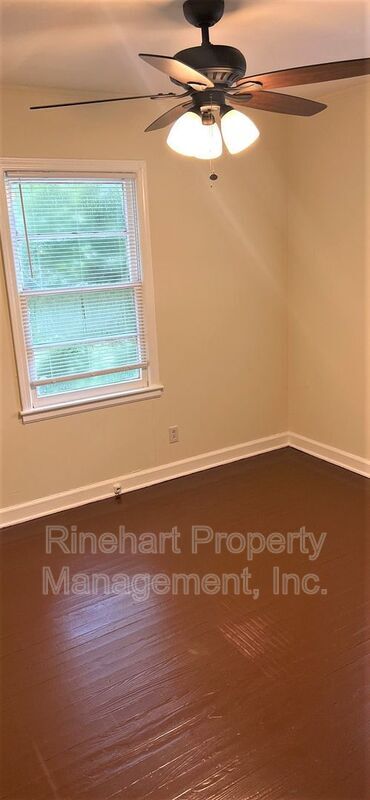 Building Photo - 352 Scoggins St