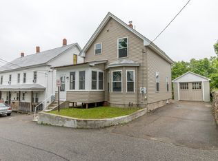 Building Photo - 3 Bed, 1 Bath Apartment in Prime Location!