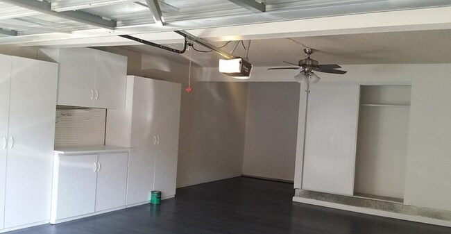 Building Photo - 15076 Varsity St