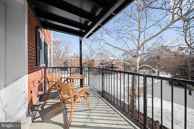 Building Photo - 3031 S Columbus St