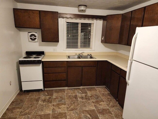 Building Photo - Cozy Country Charm with Modern Convenience – 1-Bedroom Home!