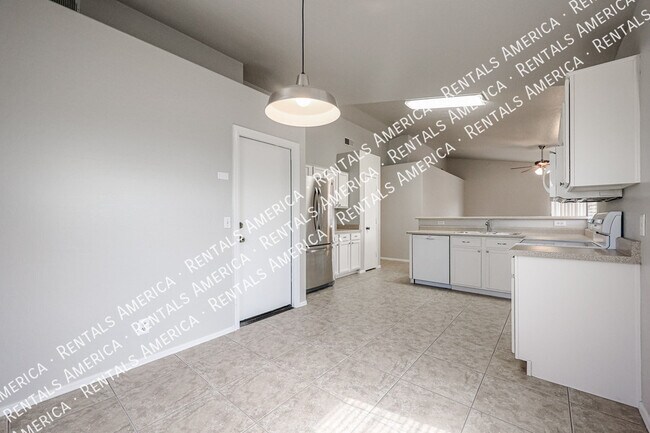 Building Photo - 8860 E Dartmouth St