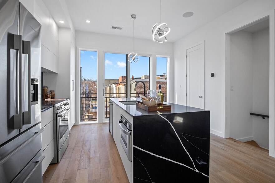 Kitchen - 808 13th St NE