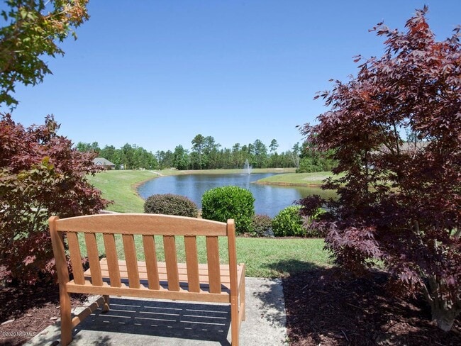 Building Photo - 3 bedroom, 2 bathroom single story home ne...
