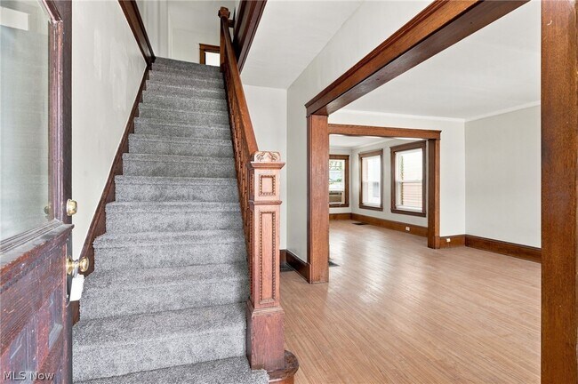 Building Photo - 1373 Thoreau Rd