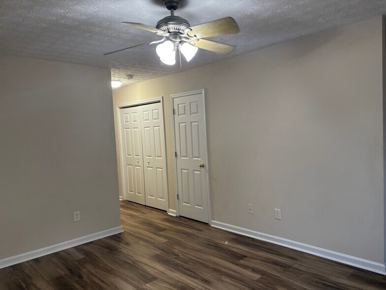 Family Rm into Kitchen - 97 Lily Dr Apt I, Lily Drive Apartments