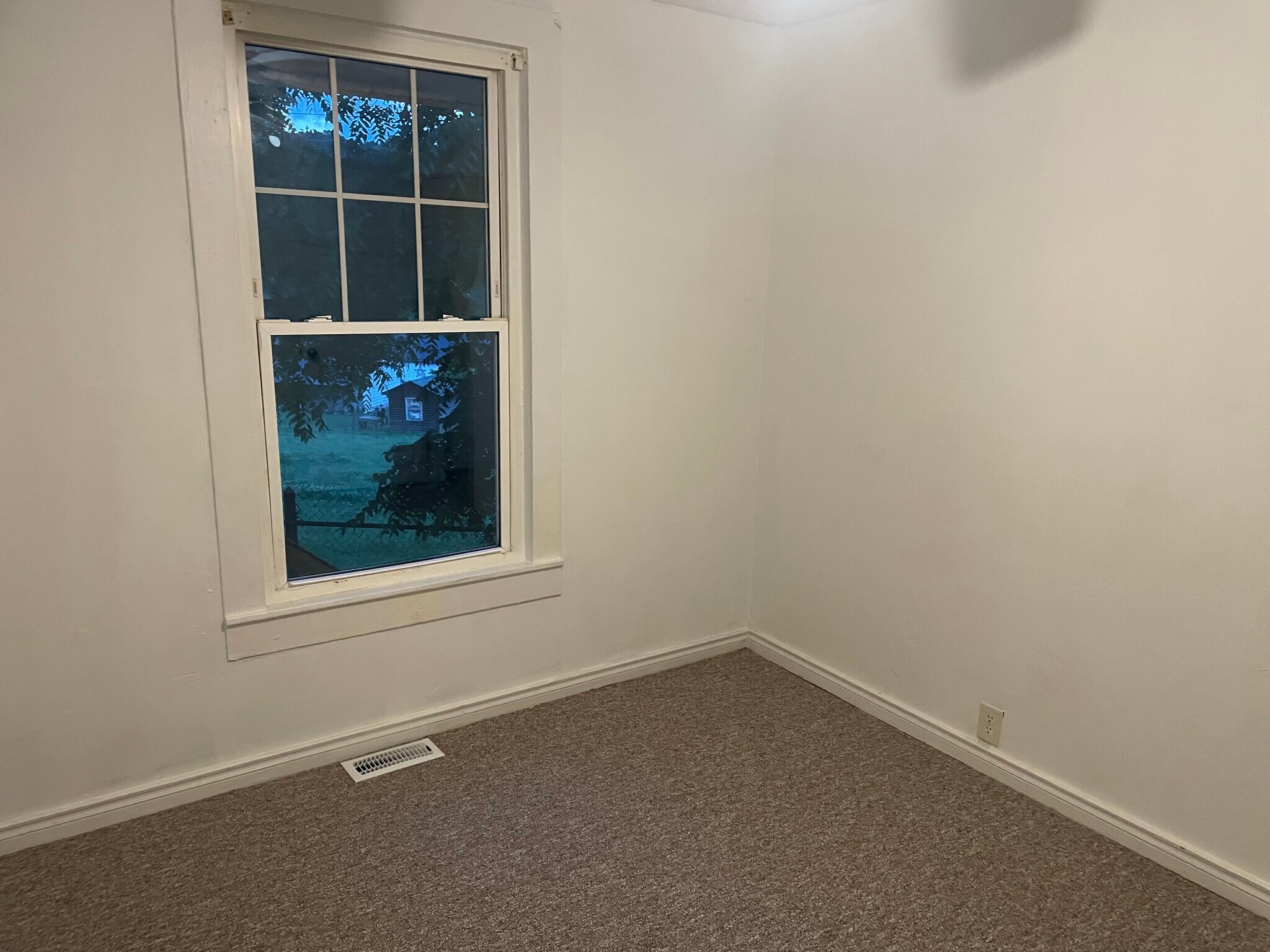 Building Photo - 74 Sunset Cir