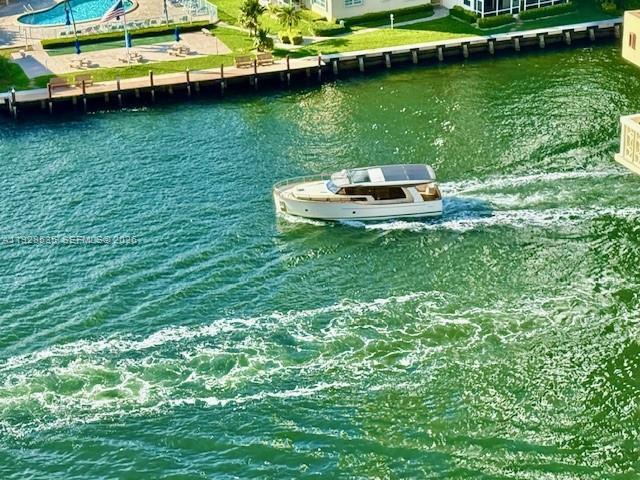 Building Photo - 1833 S Ocean Dr