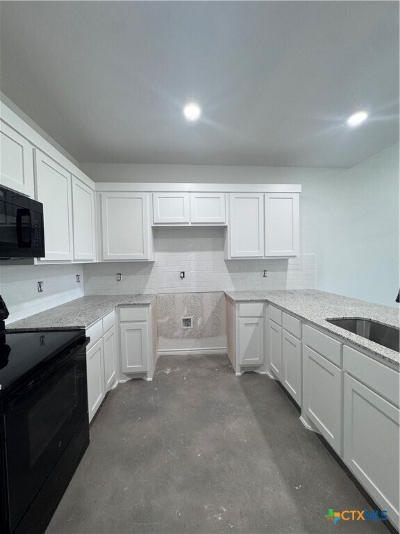 Building Photo - 907 Smoke Tree Ln
