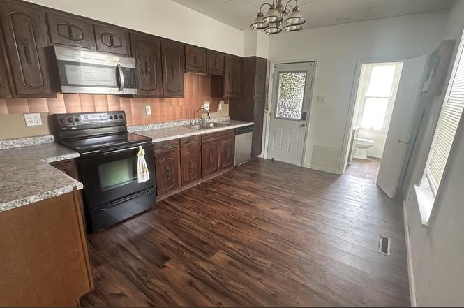 Building Photo - 1434 Avenue D