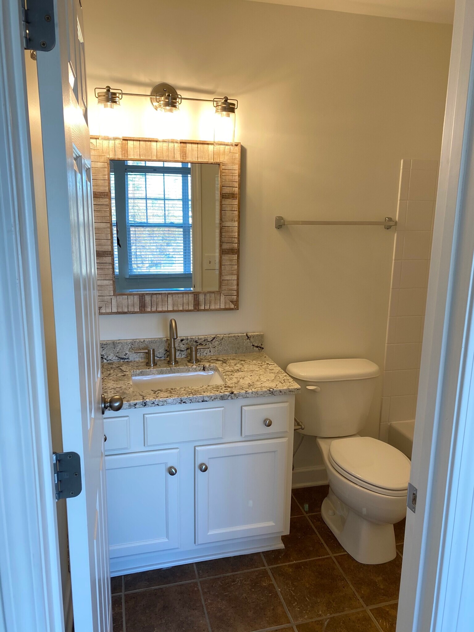 Additional view of full bathroom in bedroom 2. - 2017A Beech Ave