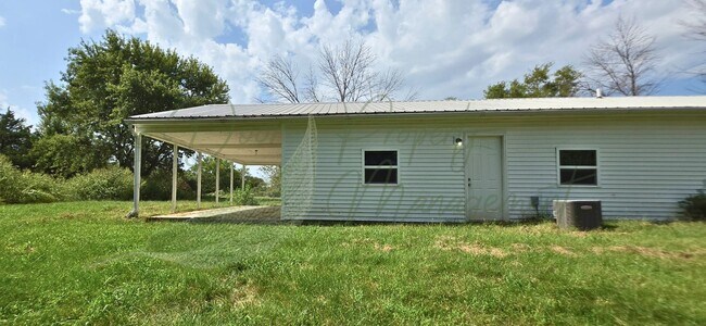 Building Photo - 761 NE 101st Rd