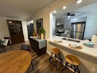 Building Photo - 2025 Lavers Cir