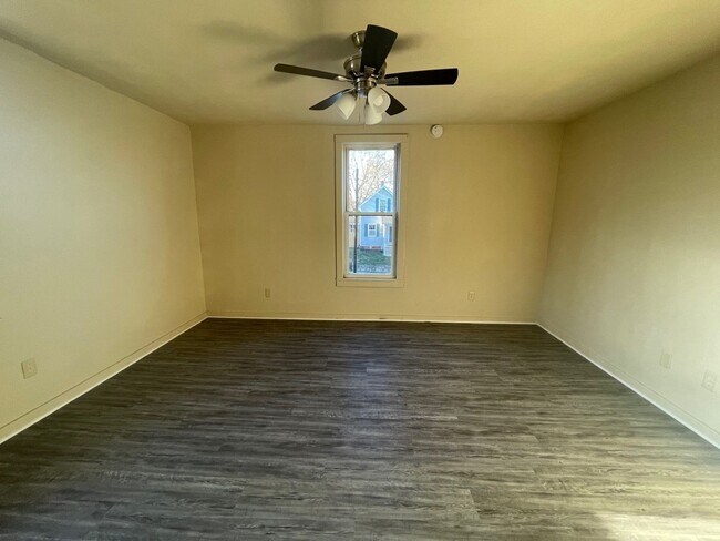 Building Photo - OM-1512 Cincinnati Street