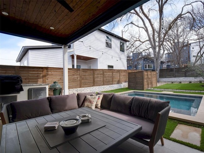Building Photo - 1411 Cometa St