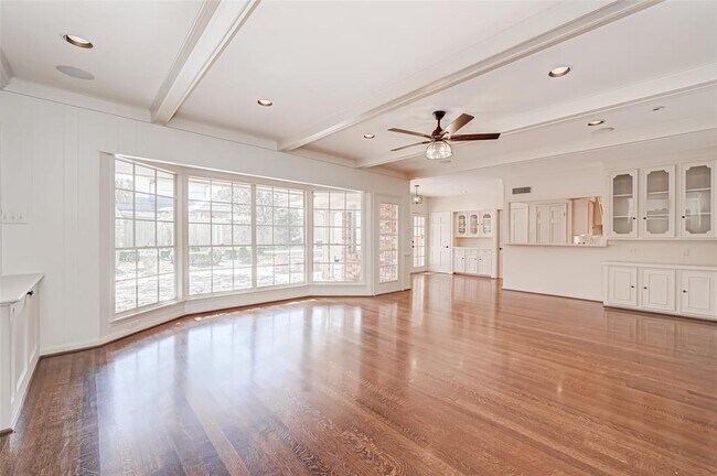 Building Photo - 12419 Huntingwick Dr