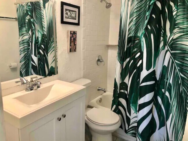 Building Photo - 5909 Bolm Rd