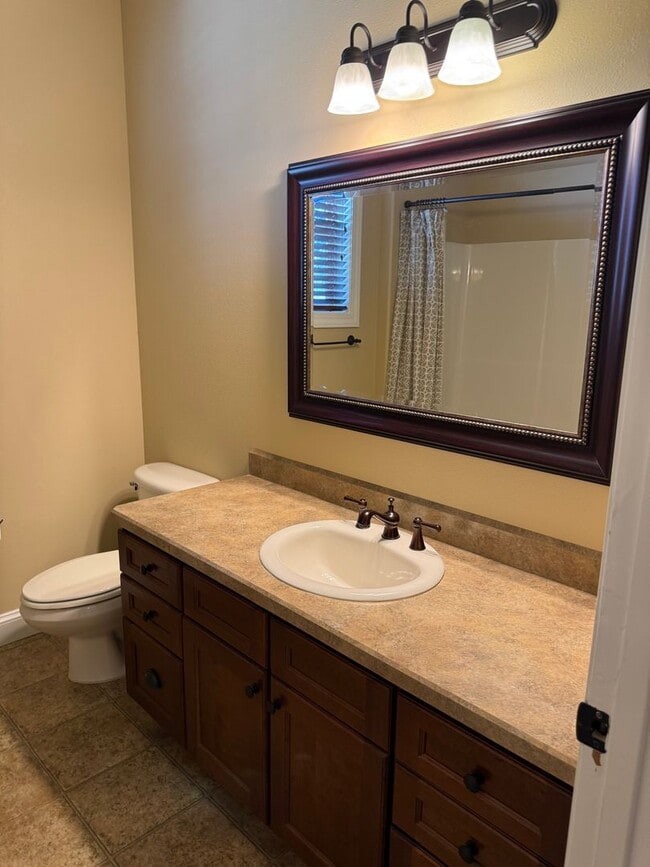 Building Photo - 3 Bedroom House in Copper Ridge Subdivison