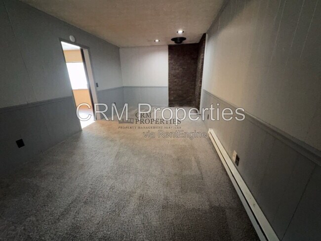 Building Photo - 212 Southlea Dr
