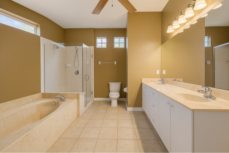Building Photo - 660 SW Treasure Cove