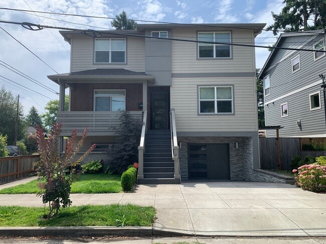 Primary Photo - Montavilla Four Bedrooms, Four Bathrooms H...