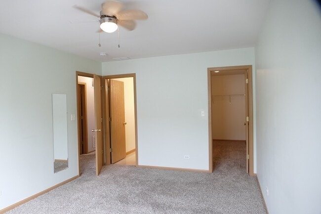 Building Photo - 205 Springbrook Trail S