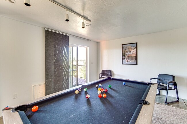 Building Photo - 48 S Cimarron Cir