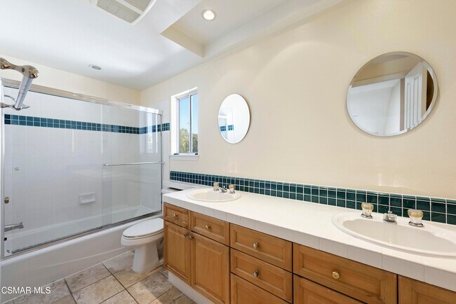 Building Photo - 1811 Fox Springs Cir