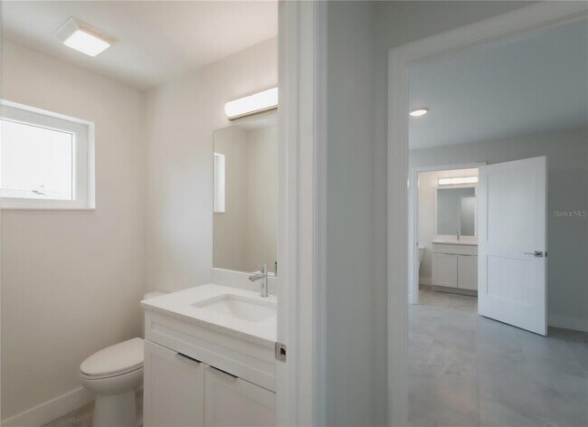 Building Photo - 310 Hibiscus St