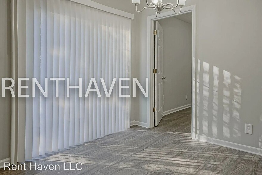 Building Photo - 6345 Greenfield Dr