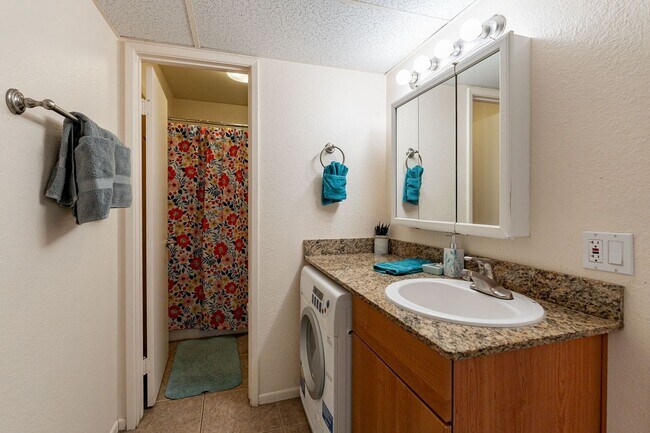 Building Photo - Available until 12/28/25 - Heart of Scottsdale