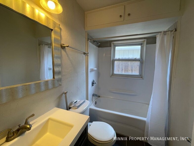 Building Photo - 3608 Lynette Dr