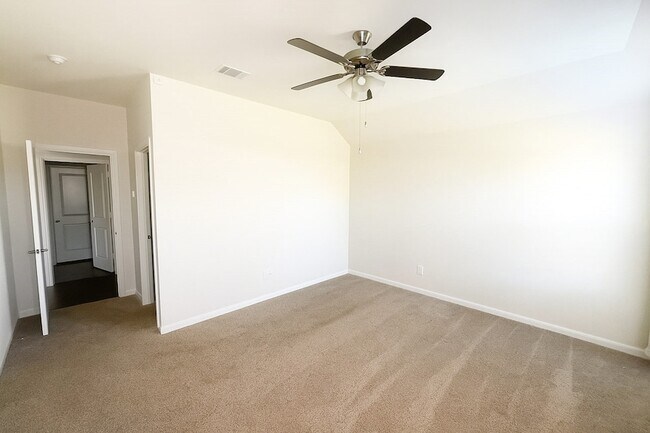 Building Photo - 612 Stampede Ln