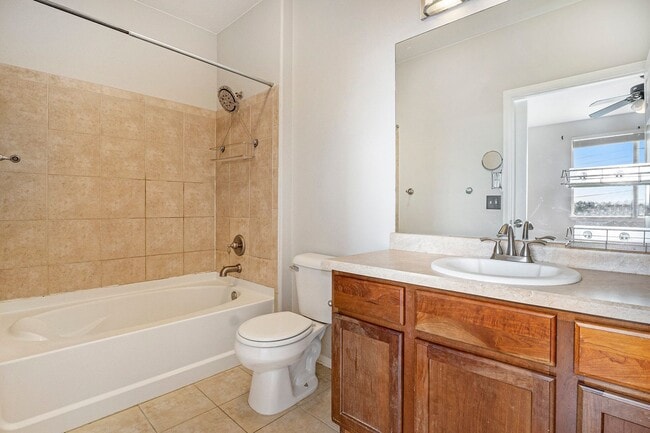 Building Photo - Beautiful 2BD 2Bath Condo with Views