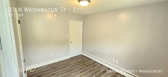 Building Photo - 515 W Washington St
