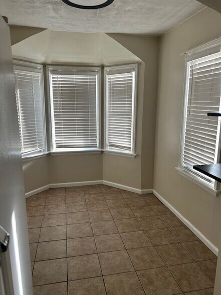 Building Photo - 680 W 4800 S