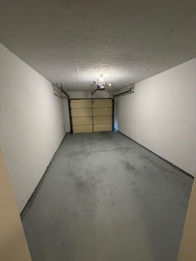 Building Photo - 1762 Queensbridge Dr