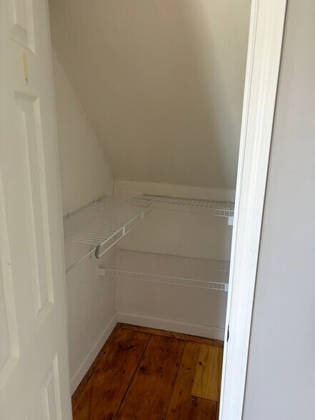 Building Photo - 18 Upham St