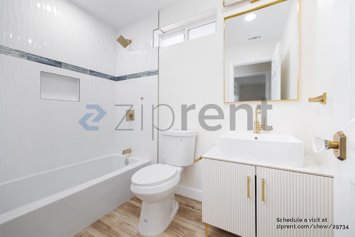 Building Photo - Unit