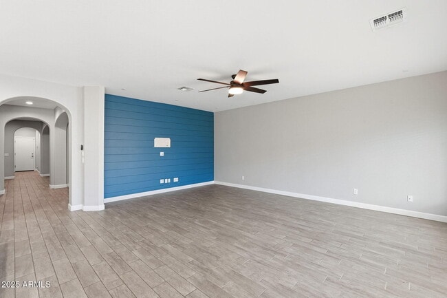 Building Photo - 10915 E Rafael Ave